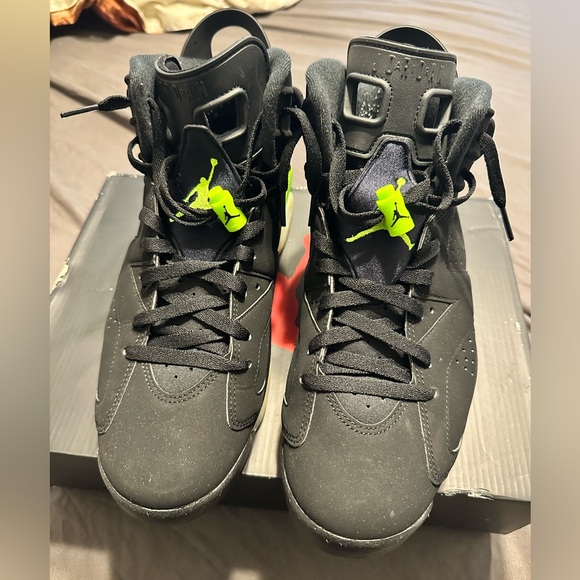 Air Jordan 6 Retro Electric Green - Picture 2 of 8